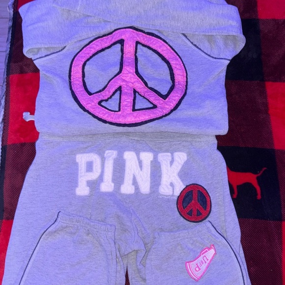 2008 RARE HTF PINK VICTORIAS SECRET VARSITY GREY AND PINK SWEATSUIT - Picture 3 of 15
